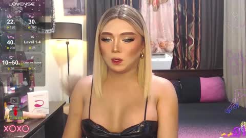 Snapshot of sweetbella118 chatting on 22, 12, 2024 bella online show from 22, 12, 2024