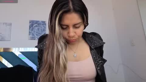 Cinthia online show from 7, 10, 2025