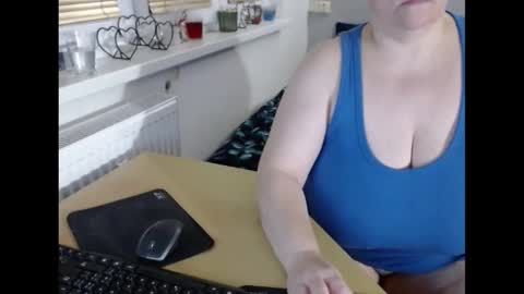 Sweetboobs85h online show from 29, 1, 2025