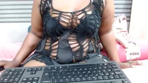 Snapshot of sweetcandypussy25 chatting on 15, 2, 2026 queen online show from 15, 2, 2026