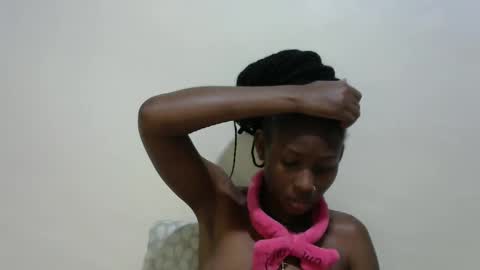 sweetDee online show from 15, 2, 2025