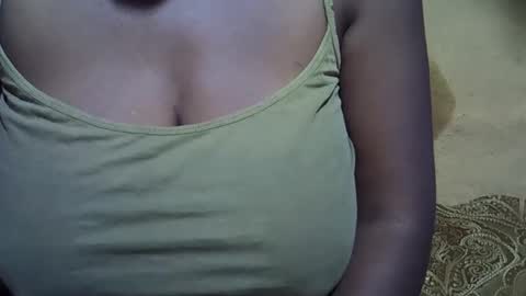 Snapshot of sweetdivah2 chatting on 21, 2, 2026 divinah online show from 21, 2, 2026