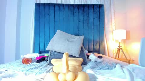 Mia online show from 30, 12, 2024