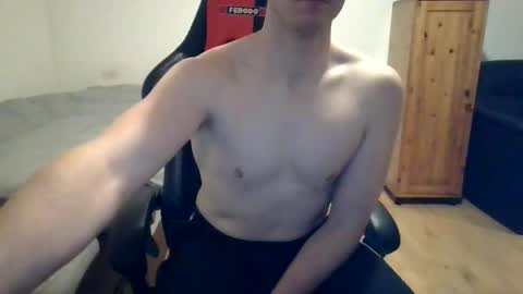 sweetguy8210 online show from 7, 1, 2026