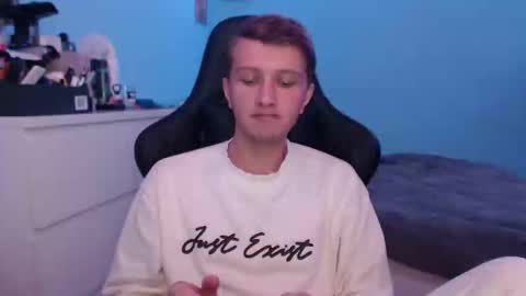 Snapshot of sweetiecready chatting on 22, 11, 2025 CAT online show from 22, 11, 2025