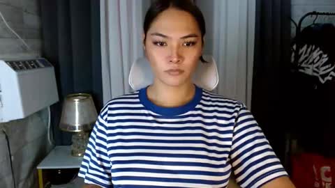 sweetiefox1 online show from 10, 10, 2025
