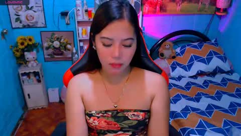 Snapshot of sweetienicole chatting on 8, 3, 2025 Nicole online show from 8, 3, 2025