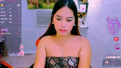 Snapshot of sweetienicole chatting on 10, 10, 2025 Nicole online show from 10, 10, 2025