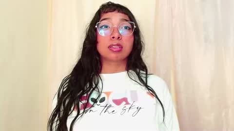 Snapshot of sweetkairi chatting on 9, 11, 2025 mishel online show from 9, 11, 2025