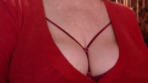 Snapshot of sweetli_angel chatting on 11, 9, 2025 sweetli_angel online show from 11, 9, 2025