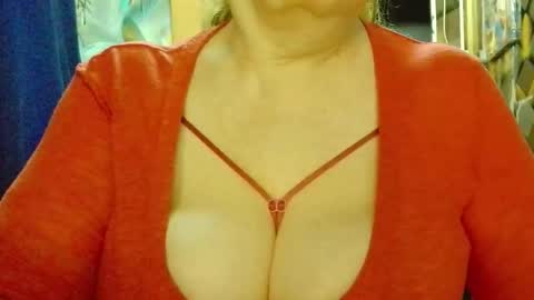 Snapshot of sweetli_angel chatting on 2, 2, 2026 sweetli_angel online show from 2, 2, 2026