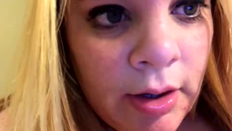 Snapshot of sweetlisa92 chatting on 4, 1, 2025 Lisa  online show from 4, 1, 2025