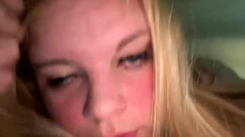 Snapshot of sweetlisa92 chatting on 22, 1, 2025 Lisa  online show from 22, 1, 2025