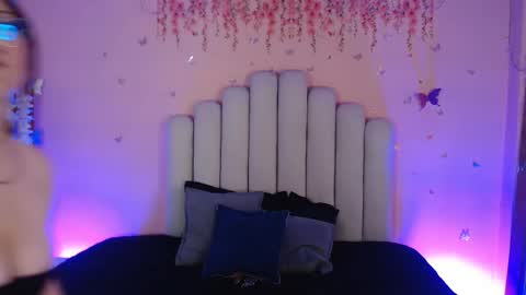 Sweetlu online show from 11, 10, 2025