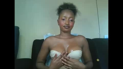 sweetmama06 online show from 17, 11, 2025