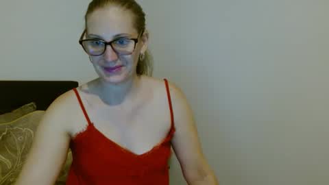Snapshot of sweetmayaxoxo chatting on 5, 12, 2024 sweetmayaxoxo online show from 5, 12, 2024
