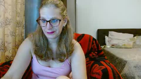 Snapshot of sweetmayaxoxo chatting on 9, 11, 2025 sweetmayaxoxo online show from 9, 11, 2025