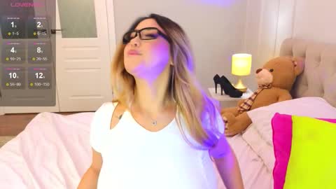 Daniella online show from 17, 10, 2025