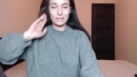 Snapshot of sweetmiaa chatting on 5, 12, 2025 Mia online show from 5, 12, 2025