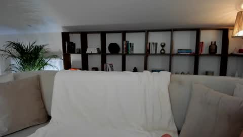 Nicole online show from 27, 10, 2025