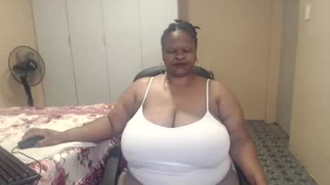 Snapshot of sweetnoziexxx chatting on 3, 12, 2025 sweetnoziexxx online show from 3, 12, 2025