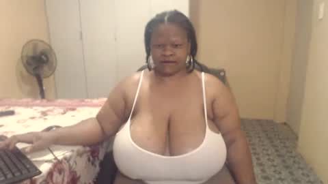 Snapshot of sweetnoziexxx chatting on 14, 12, 2025 sweetnoziexxx online show from 14, 12, 2025