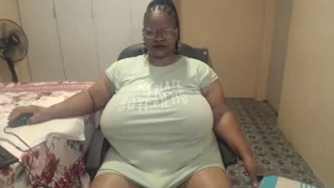 Snapshot of sweetnoziexxx chatting on 17, 12, 2025 sweetnoziexxx online show from 17, 12, 2025