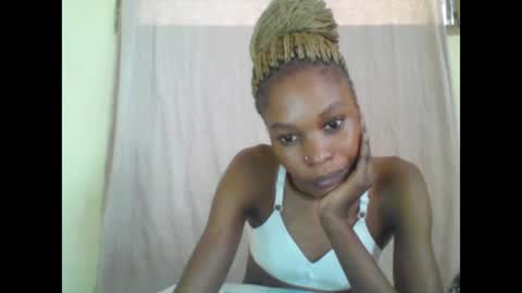 ESTHER online show from 8, 2, 2025