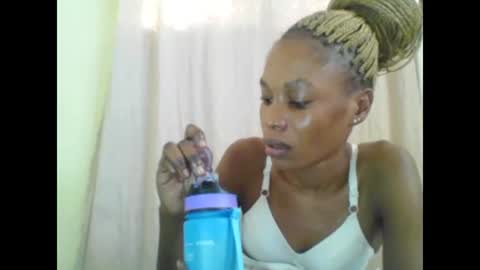 ESTHER online show from 8, 2, 2025