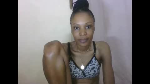 ESTHER online show from 20, 9, 2025