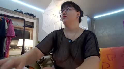 SweetRaisa online show from 28, 9, 2025