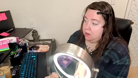 ruby and scarlet online show from 5, 11, 2025