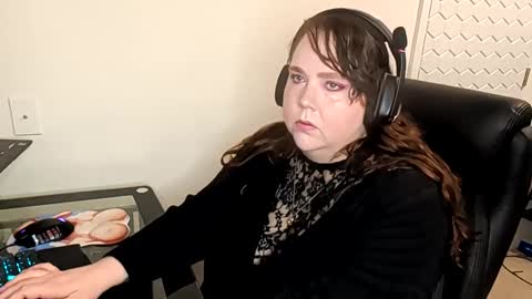 ruby and scarlet online show from 6, 11, 2025