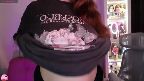 Snapshot of sweettoqui chatting on 26, 11, 2025 Pau online show from 26, 11, 2025