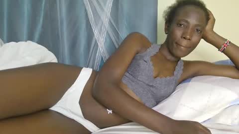 Snapshot of sweetvalariy chatting on 15, 9, 2025 sweetvalariy online show from 15, 9, 2025