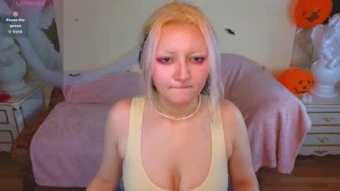 Snapshot of sweety_candys chatting on 30, 10, 2025 Hot Candy online show from 30, 10, 2025