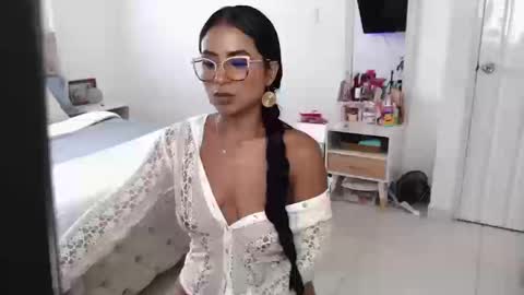 Snapshot of sweetyaya_ chatting on 19, 9, 2025 yaya online show from 19, 9, 2025