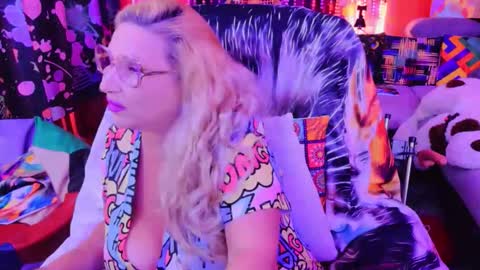 Lisa online show from 27, 9, 2025