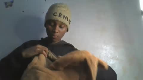 Snapshot of sweetypussy01 chatting on 12, 10, 2025 sweetypussy01 online show from 12, 10, 2025