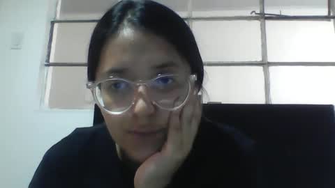 sweetyypeach online show from 13, 2, 2025