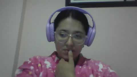 sweetyypeach online show from 2, 3, 2025
