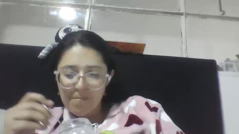 Snapshot of sweetyypeach chatting on 21, 11, 2025 sweetyypeach online show from 21, 11, 2025