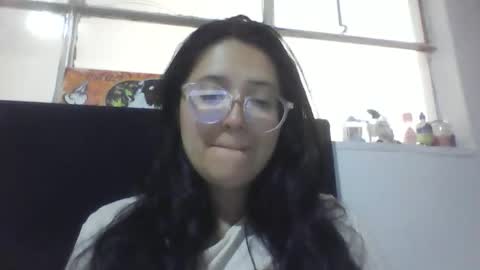 Snapshot of sweetyypeach chatting on 23, 11, 2025 sweetyypeach online show from 23, 11, 2025