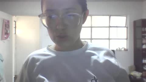 Snapshot of sweetyypeach chatting on 25, 11, 2025 sweetyypeach online show from 25, 11, 2025