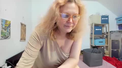 Snapshot of switchlorenx chatting on 5, 12, 2024 switchlorenx online show from 5, 12, 2024