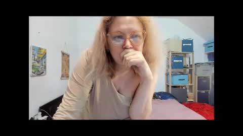 Snapshot of switchlorenx chatting on 7, 12, 2024 switchlorenx online show from 7, 12, 2024