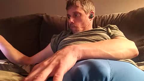 Snapshot of swontguy2025 chatting on 5, 3, 2026 swontguy2025 online show from 5, 3, 2026