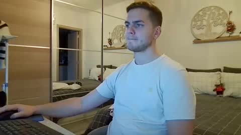 syl092 online show from 5, 12, 2025