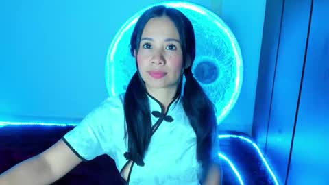 Snapshot of sylphy17 chatting on 14, 10, 2025 sylphy17 online show from 14, 10, 2025