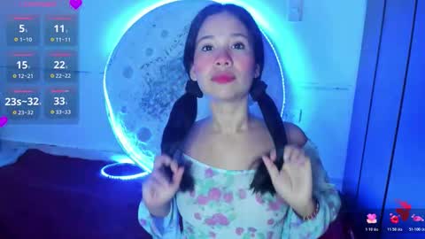 Snapshot of sylphy17 chatting on 14, 11, 2025 sylphy17 online show from 14, 11, 2025